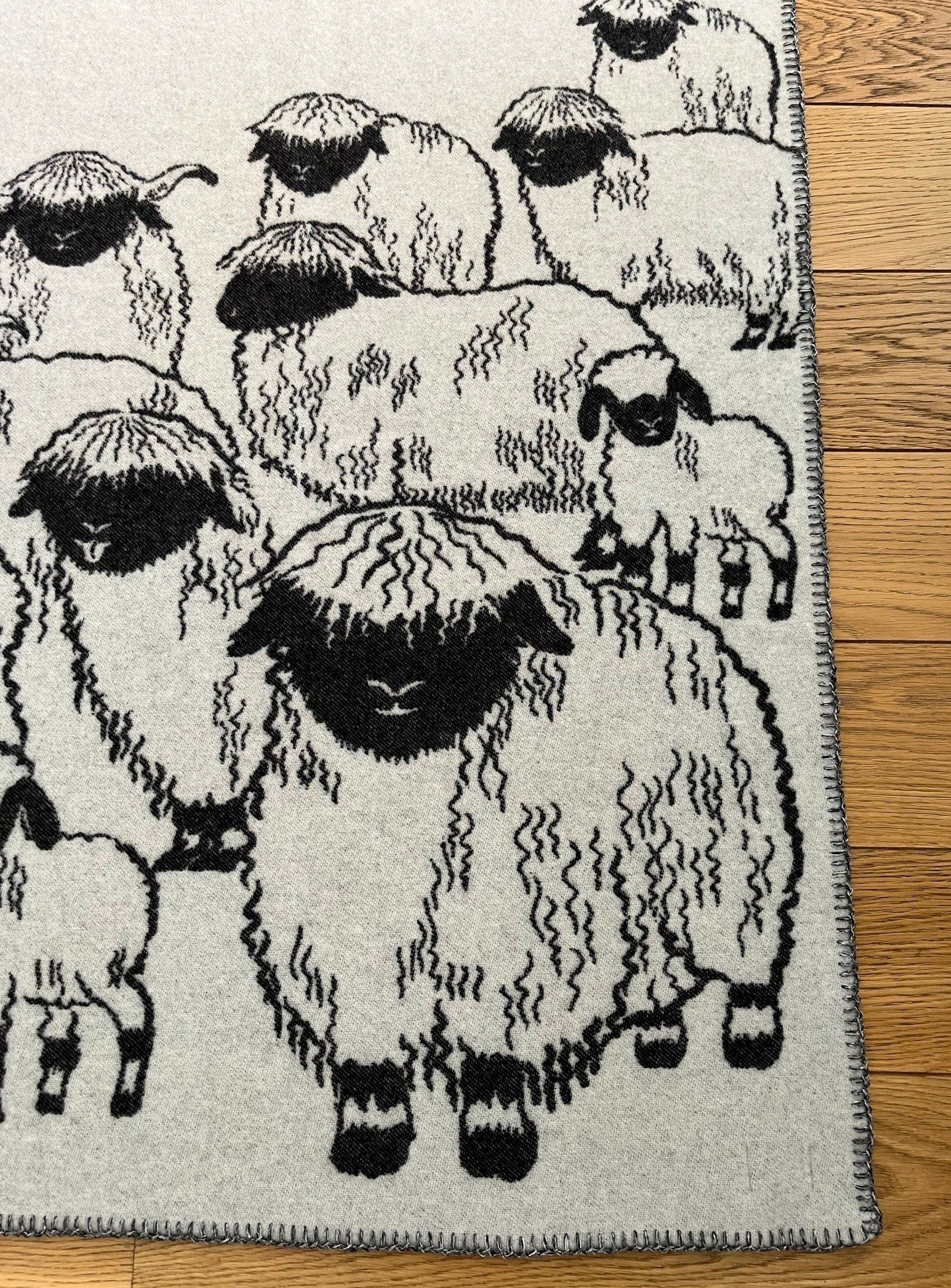 Blacknose Sheep Zermatt and Valais wool blanket, grey border