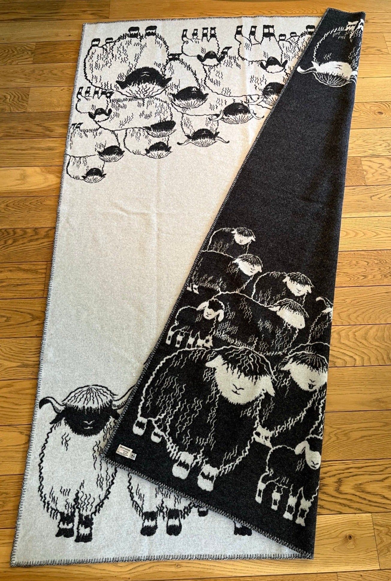 Blacknose Sheep Zermatt and Valais wool blanket, grey border