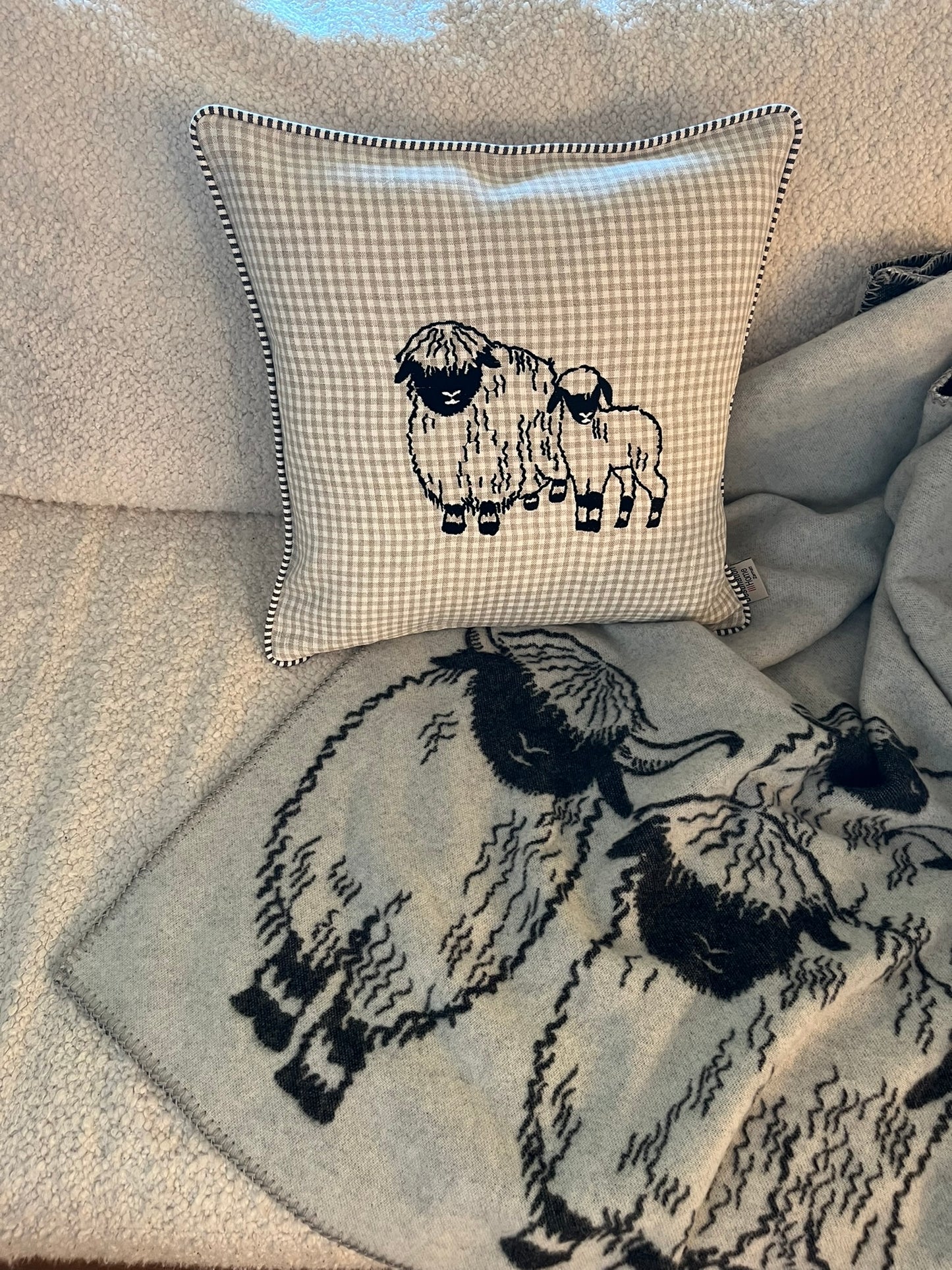 Blacknose Sheep cushion cover, two sheep, beige