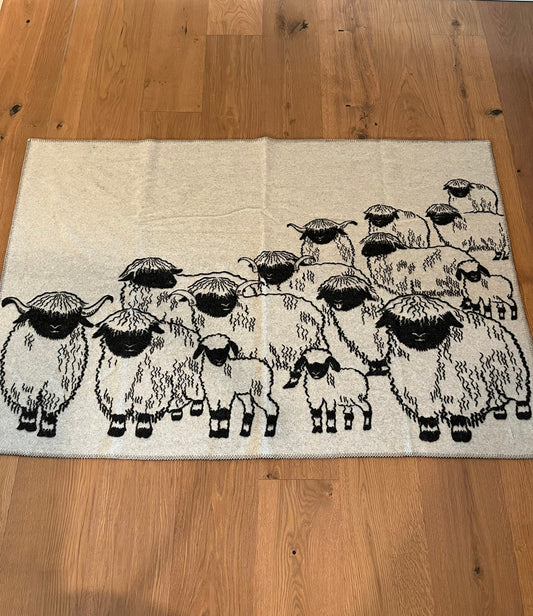 Valais Blacknose Sheep Blanket – Soft Merino Souvenir from Zermatt, grey border