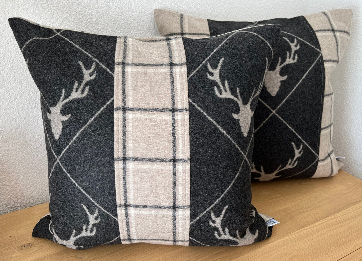 Deer design cushion cover, check pattern centered, grey/beige