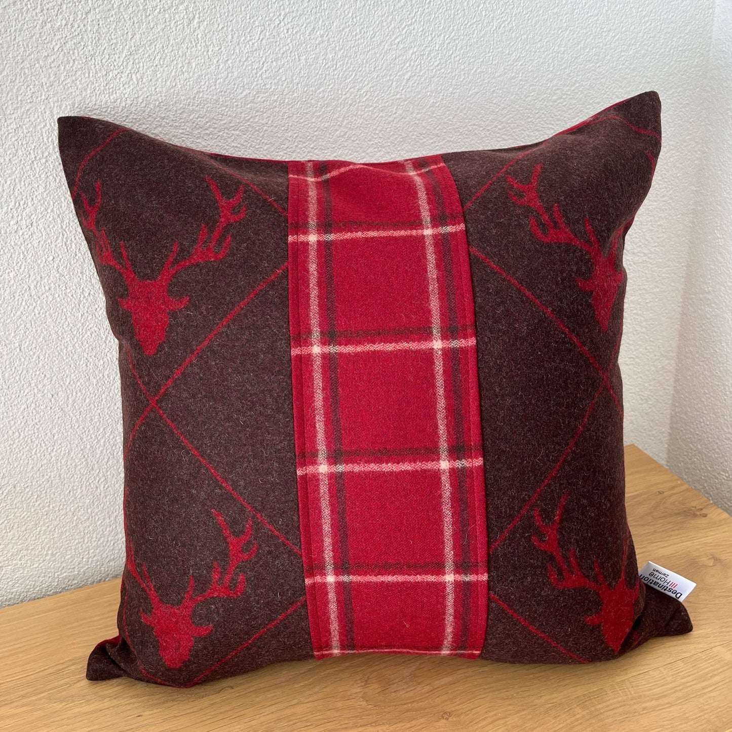 Deer design cushion cover, check pattern centered, red/brown